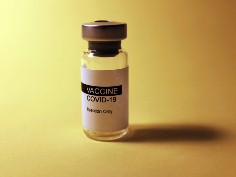 Soud EU: Komise veřejnosti neposkytla dost informací o nákupu covidových vakcín