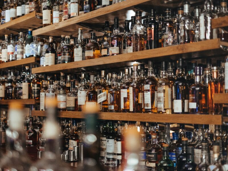 Organizace včetně WHO a ČLK vyzvaly politiky k omezení dostupnosti alkoholu v ČR